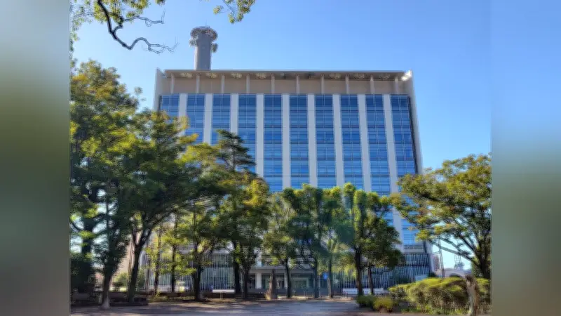 警官がオンラインカジノで賭け金1億円、15万回賭博で書類送検され懲戒処分に