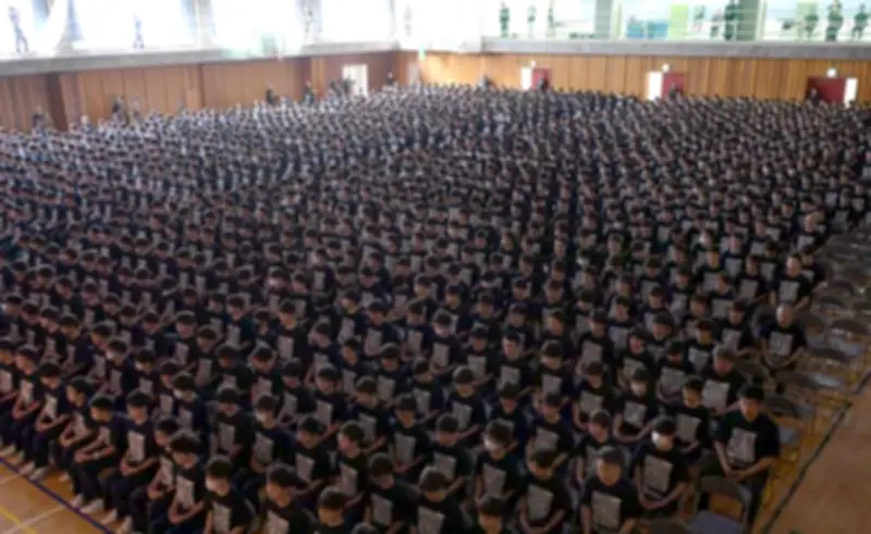 世田谷学園で座禅ギネス記録更新、1306人が成功