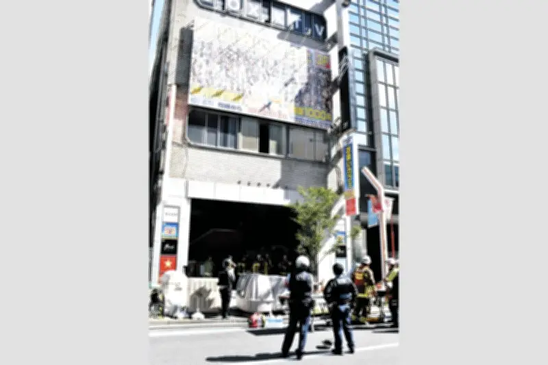 名古屋・栄の繁華街でビル火災、2階店舗焼く けが人なし