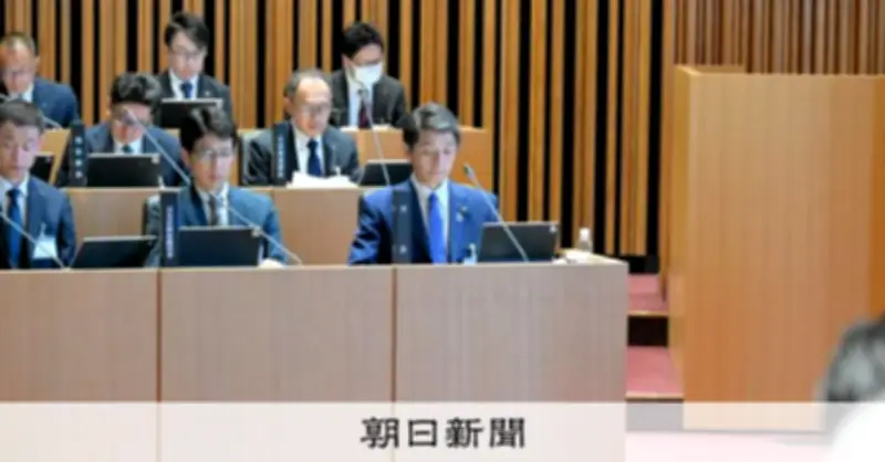茨城・石岡市長、2度目の不信任決議可決で失職 議会と対立続き市長選へ