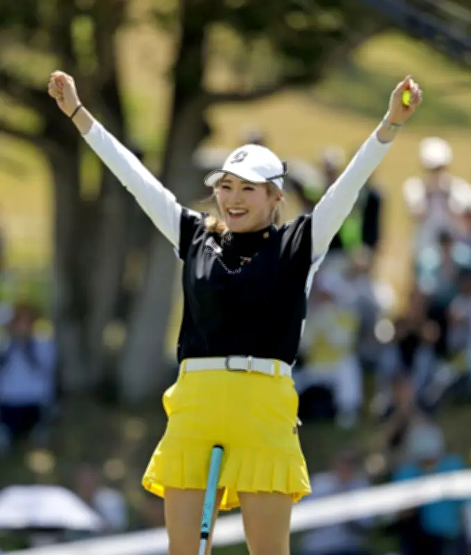 桑木志帆、2年ぶり優勝 女子ゴルフSkyRKBレディース最終日
