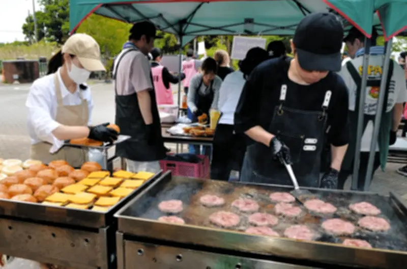 埼玉・羽生でグルメバーガーフェス開催、約2000個販売の大盛況