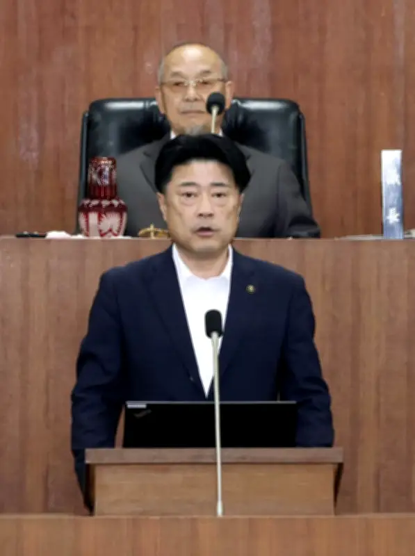 田川市議会、村上市長の辞職に全会一致で同意　セクハラ認定受け31日付