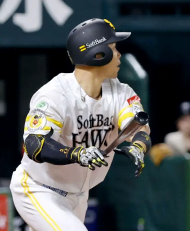 ソフトバンクが4連勝、近藤の適時打と栗原の16号2ランで広島に快勝