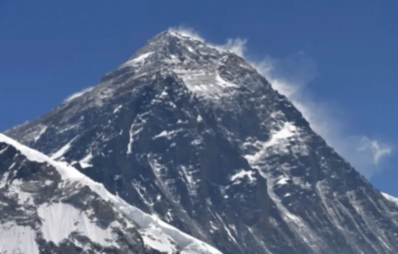 エベレスト登山許可取得者、過去最多の492人に 55カ国・地域から