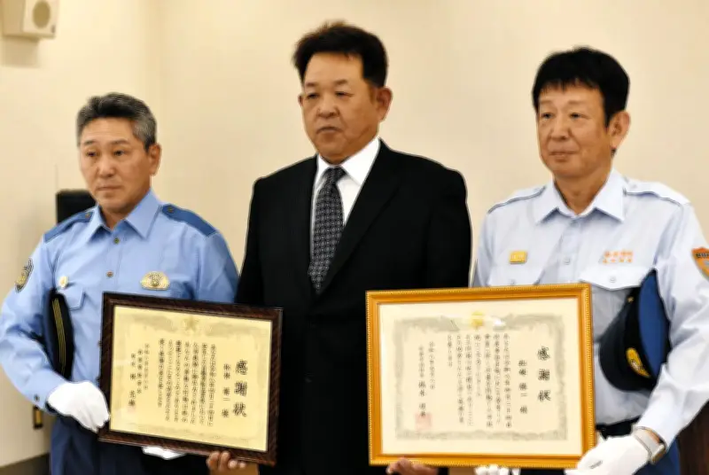 海に転落した車から5分で男性救出、漁師2人の勇敢な行動と偶然の一致