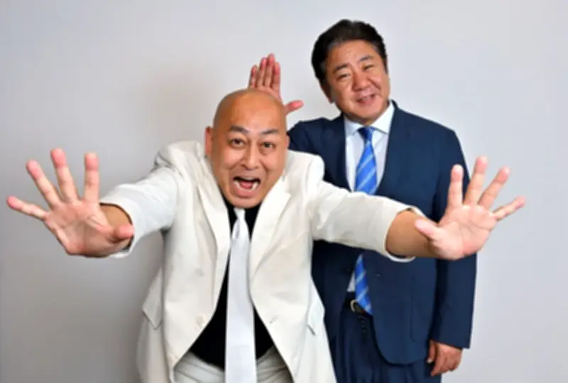 錦鯉54歳「脳みそミニマリスト」躍動、10都市12公演の独演会ツアー「その男、バカにつき」