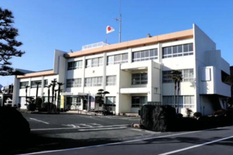 岐阜・揖斐川町の県道でバイク転倒、65歳男性が死亡 ツーリング中に