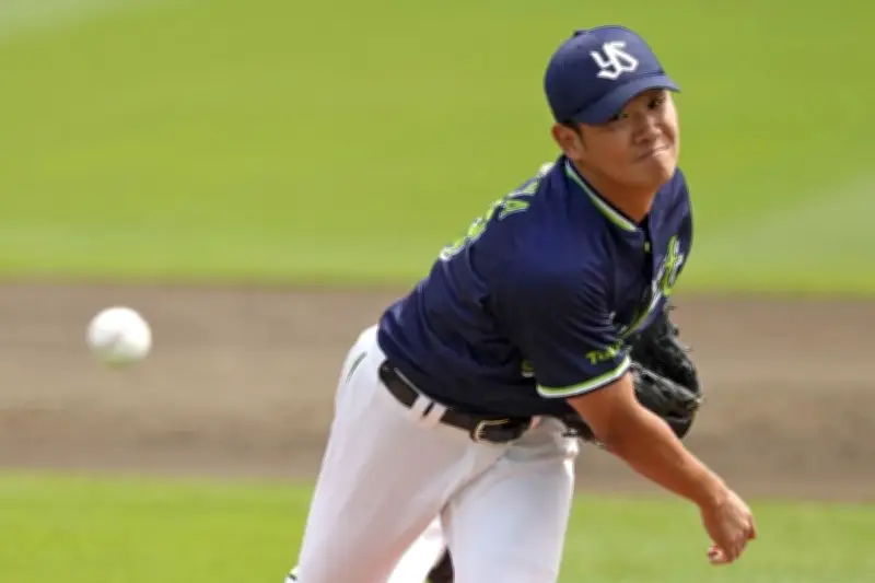 ヤクルトが単独首位浮上、奥川が7回1失点で2勝目 楽天は6連敗