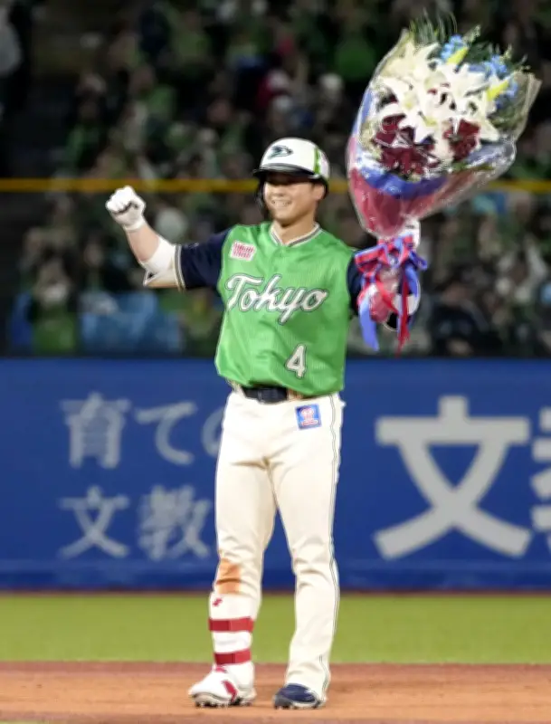 ヤクルト丸山和郁がサイクル安打達成、プロ野球史上73人目の快挙