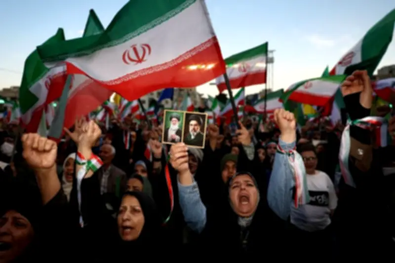 米軍のホルムズ海峡安全航行支援開始、イランは接近すれば攻撃と警告