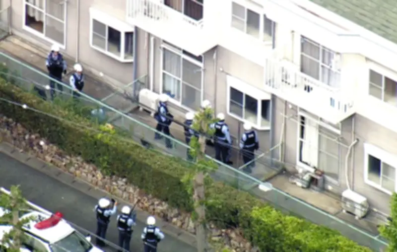 愛知・豊橋市で男がアパートに籠城、捜査員が突入し確保
