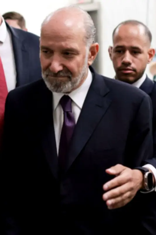 米商務長官、エプスタイン巡る証言で賛否 議会で非公開証言