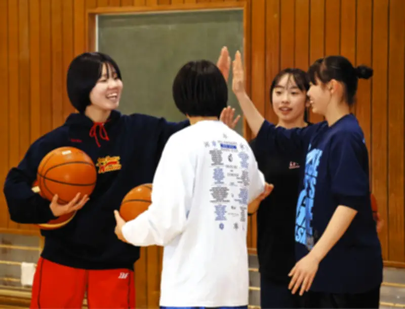 長野の高校生が中学生に部活指導、教える側で学びの新たな価値