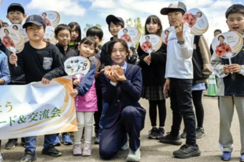 高木美帆さん、地元・幕別町で凱旋パレード 五輪メダリストが感謝伝える