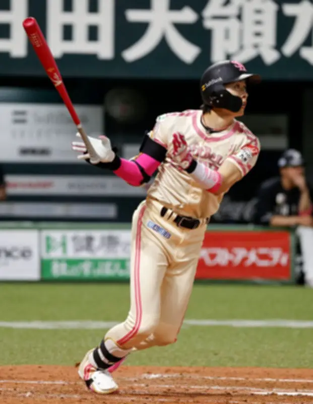 ソフトバンクがロッテに快勝、周東の活躍で今季初勝利