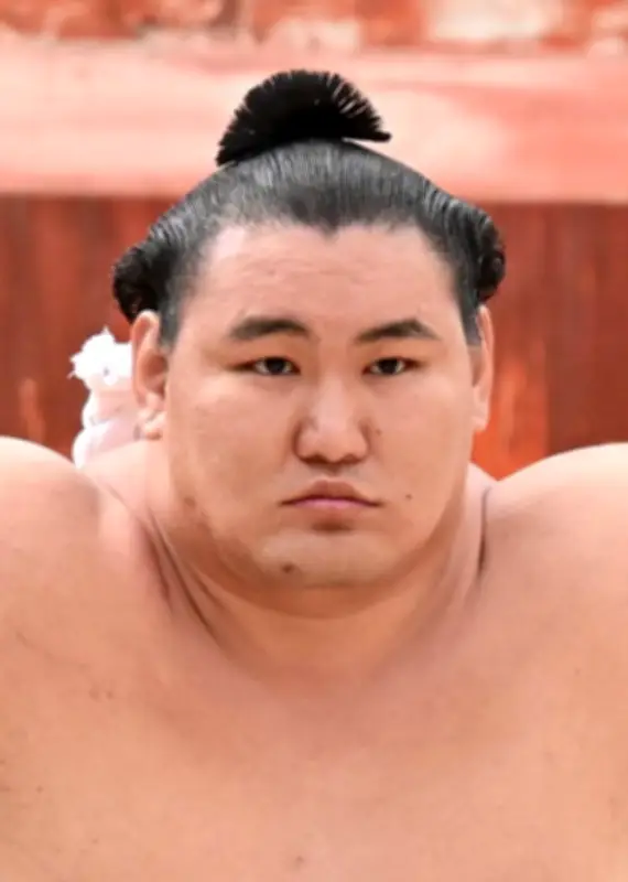 横綱豊昇龍が右脚負傷で休場、横綱不在に