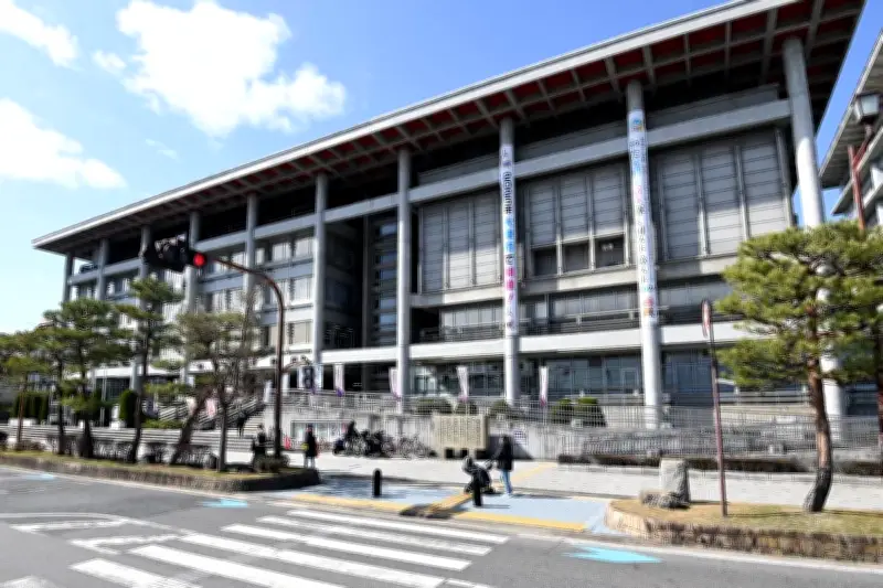 電車内で女性の下着盗撮疑い、大津市職員を現行犯逮捕 容疑否認