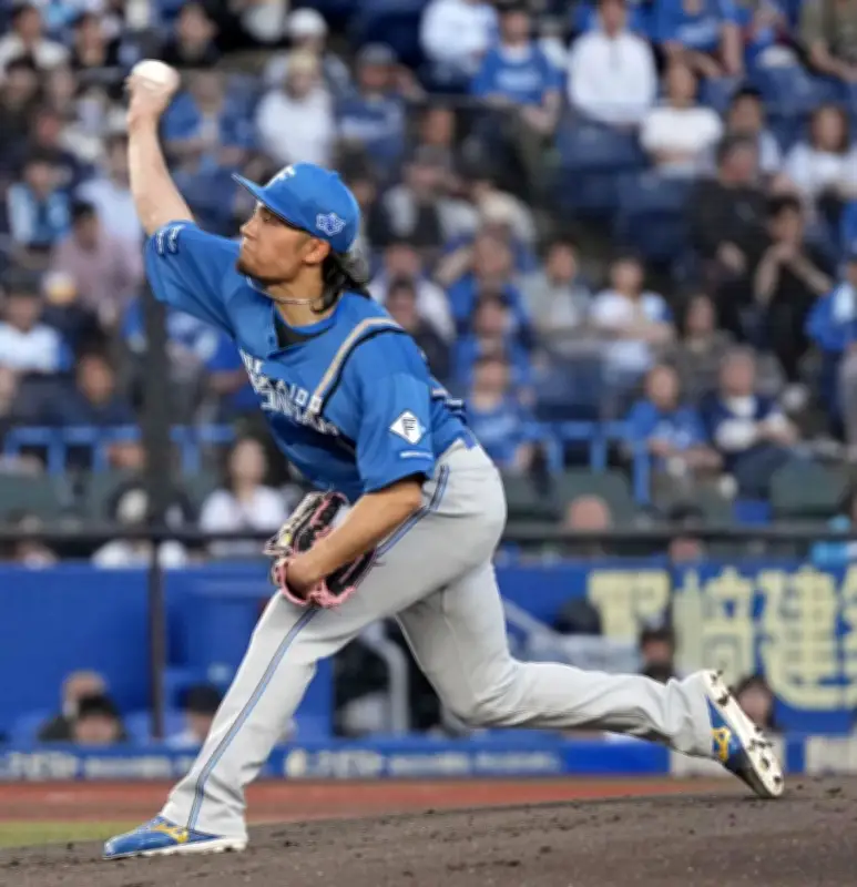 日本ハム伊藤がリーグトップ４勝目、清宮の適時打でロッテに競り勝つ