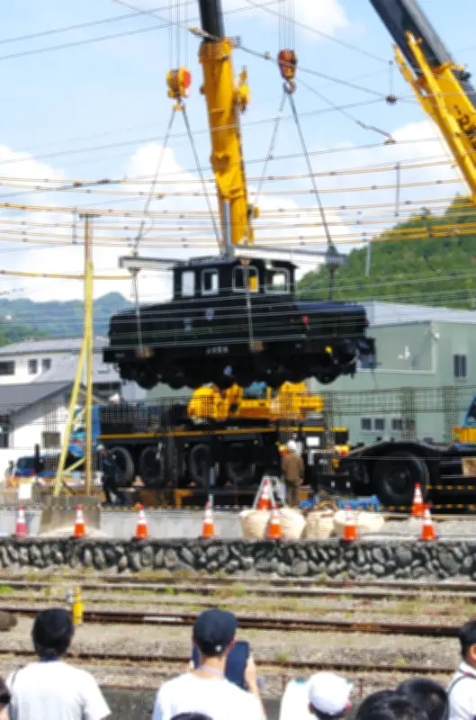 大正時代の電気機関車「デキ」、下仁田駅前に移設 街中活性化のシンボルに