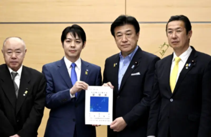 北方墓参再開を官房長官に要望 道知事、元島民の高齢化踏まえ