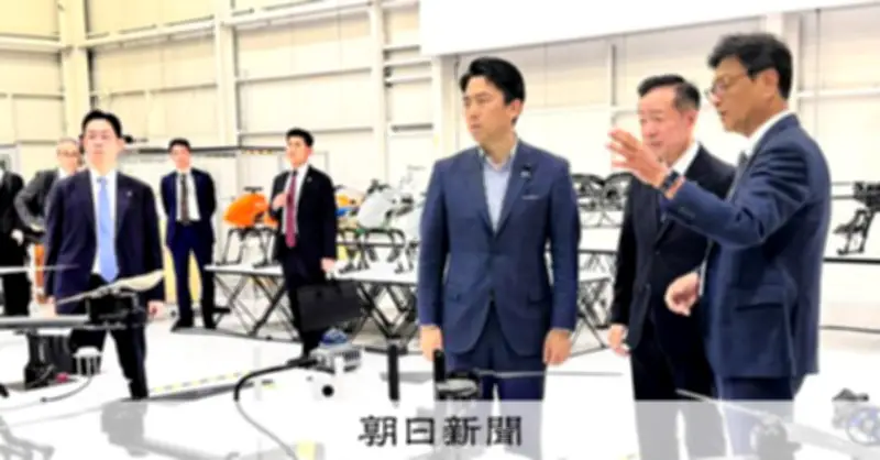 小泉防衛相、純国産ドローンを視察 国産化体制強化へ意欲 課題も山積