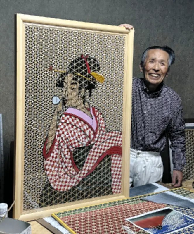 栃木の建具職人が組子細工で歌麿の美人画に挑戦、新作完成