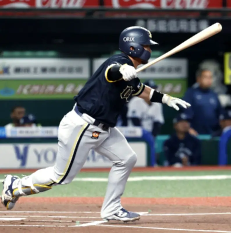 オリックスが３連勝、森友の４打点で西武に快勝