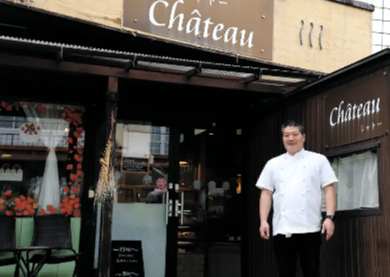 三重・亀山の洋菓子店「シャトー」、特大シュークリームとあんぱんが人気