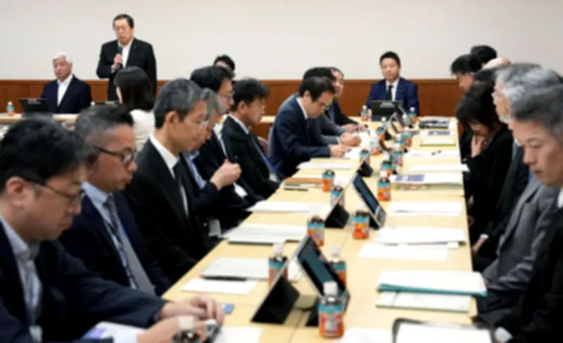 自民、安保戦略を６月に提言へ　原潜見送り「政府で検討」