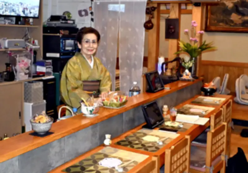 火災から再起、いわき・スナック葵店主の２年 常連の励まし胸に新天地で笑顔