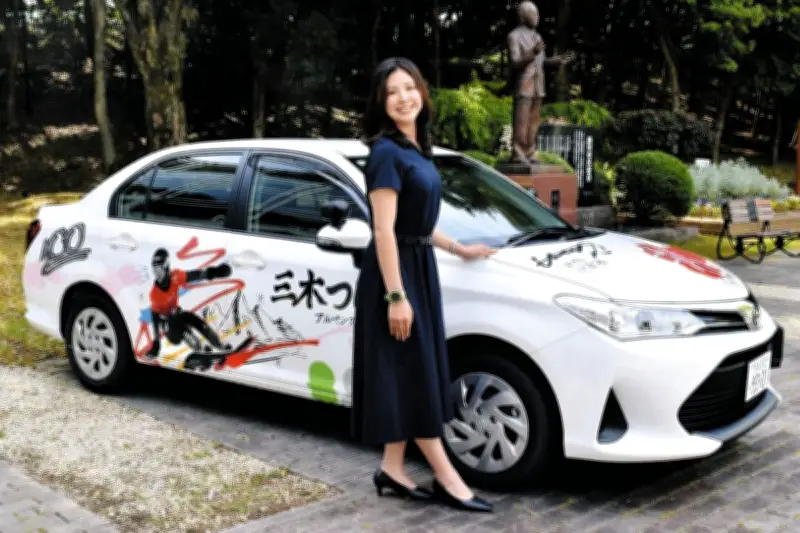 三木つばき選手を応援！掛川自動車学校にラッピング教習車「三木つばき号」登場