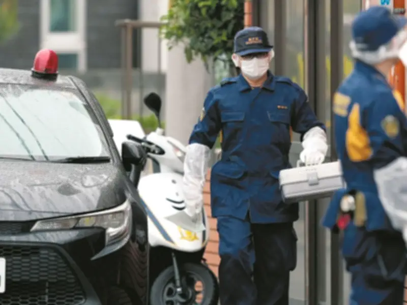 福生ハンマー殴打事件、容疑者が他人の車で逃走し信号無視繰り返す