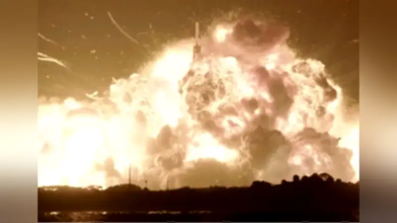 ブルーオリジン新型ロケット「ニューグレン」、燃焼試験中に爆発…開発中断へ