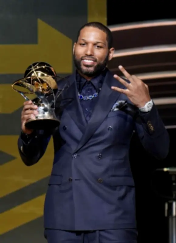 ニュービルが３季連続３度目のＭＶＰ、富永らベスト５　Ｂリーグ表彰式