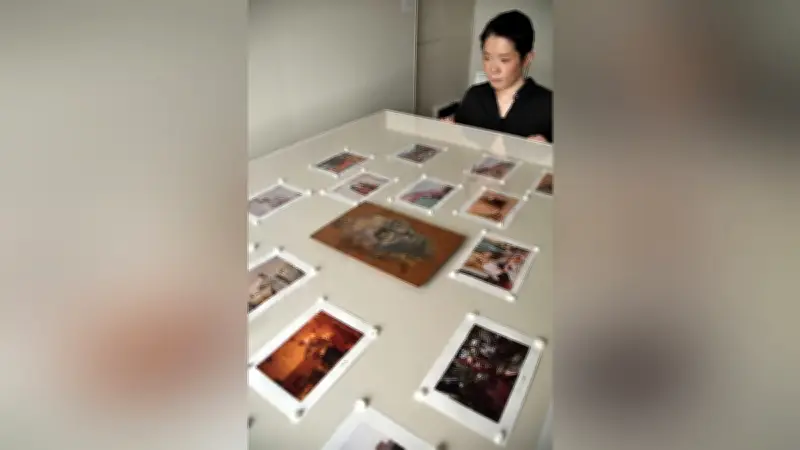 イラン美大生の自画像と現地写真展、高松で開催中 軍事攻撃受け再企画