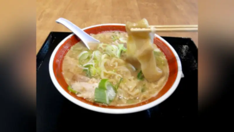 宇都宮の人気ラーメン系列店が石井町に、もちもち極太麺「手揉み極太多加水麺」