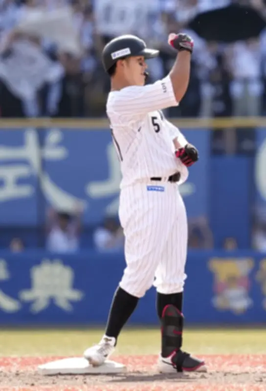 ロッテが八回に逆転勝ち、山口の勝ち越し二塁打で阪神に競り勝つ