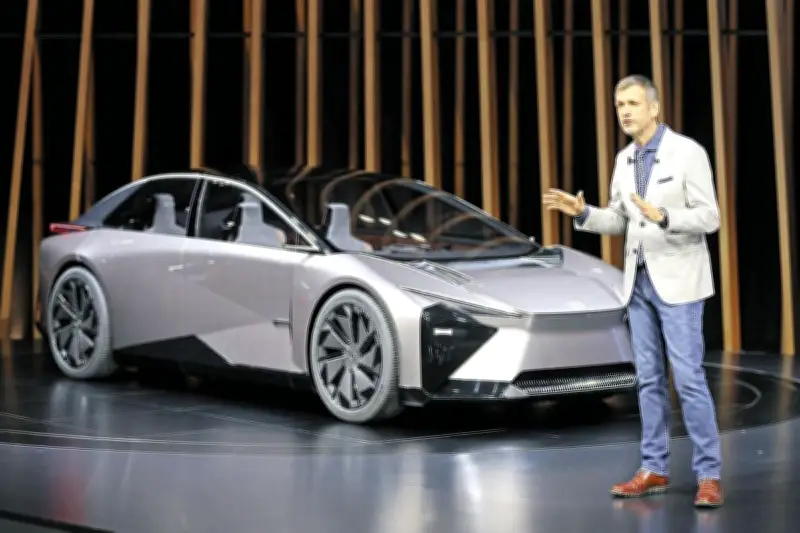 トヨタ、次世代EV「LF-ZC」開発中止 需要鈍化で戦略見直し