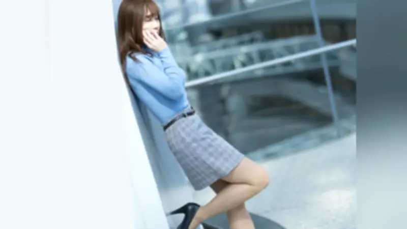 都庁でハーフパンツOKなのに50代女性のミニスカは職場で顰蹙？議論白熱