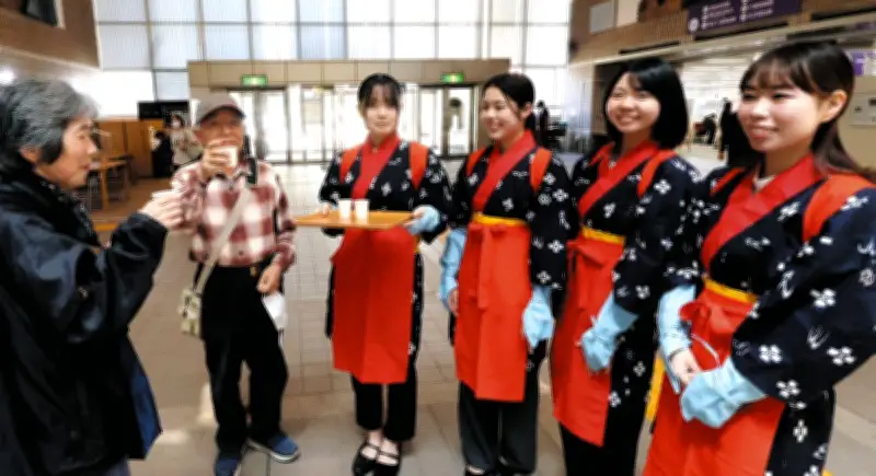 狭山市役所で湯茶接待 新茶振る舞いと原画展示でお茶文化をPR