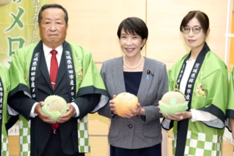 高市首相「茨城メロン世界に」笑顔で試食、生産者激励 鉾田市特産品を官邸でPR
