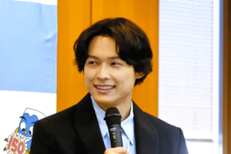 SixTONES松村北斗さん、富士登山誓う「登ったら会見開きます」静岡県アンバサダーに就任