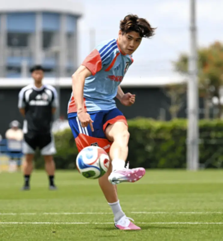 船橋市立船橋高出身の鈴木唯人、初のW杯代表選出「思い背負って戦う」