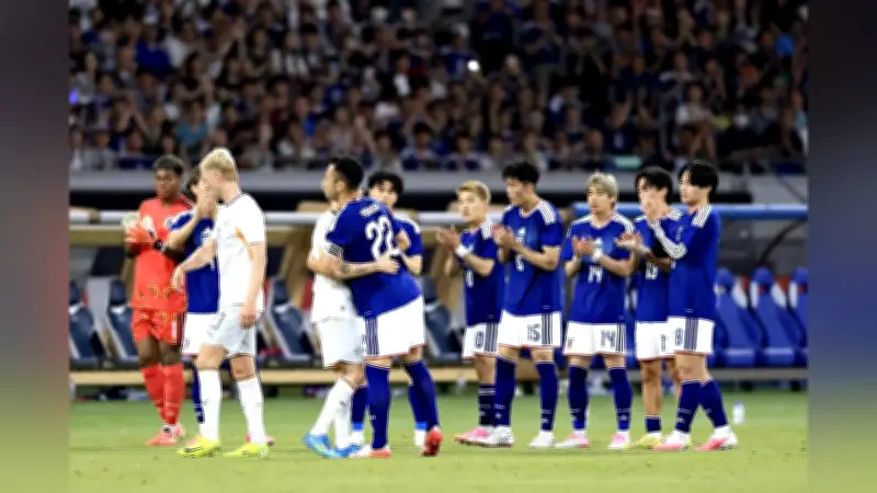 吉田麻也、前回W杯以来の代表戦で安定感 一礼して退く