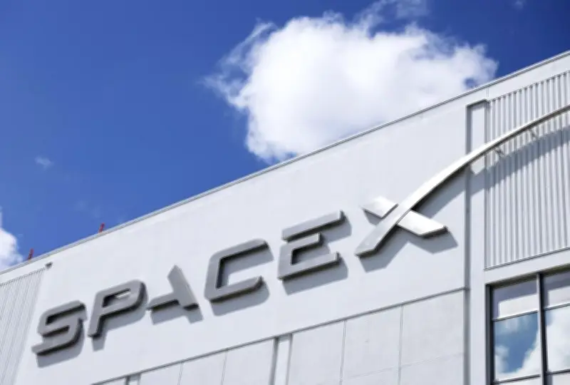 スペースX、6月12日にナスダック上場へ 大型案件で注目