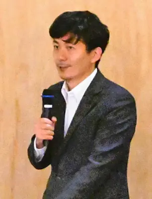 恐竜の喉の骨発見の研究解説　県高校理科研究活動講習会で吉田学芸員が講演