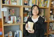 12歳で書店オーナーに！狛江市のシェア型書店で本棚を借りる中学生
