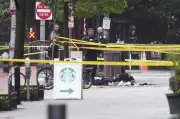 米ホワイトハウス近くで発砲、2人負傷か シークレットサービス対応