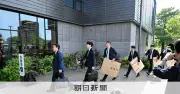 八代市議、逮捕前に2000万円携え東京へ 深夜コンビニで40回入金か